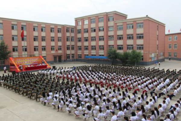 四川中醫(yī)藥高等?？茖W(xué)校最新動態(tài)：舉行入伍政策宣講