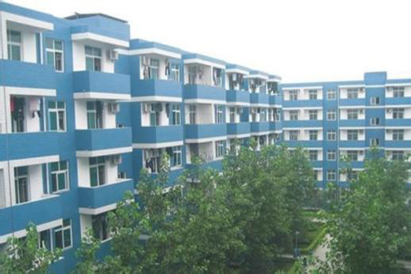 四川甘孜州的職業(yè)學(xué)校有哪些？