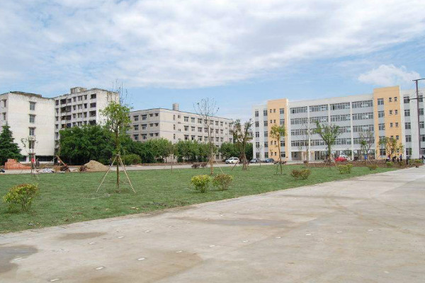 四川工程職業(yè)技術學院2019年招考計劃與要求