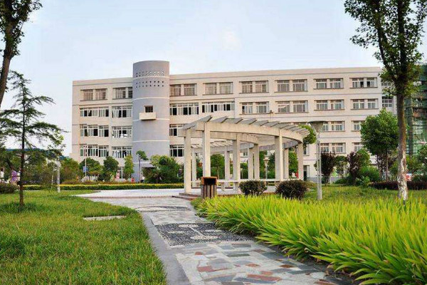 報(bào)考鐵路專業(yè)十分有前途