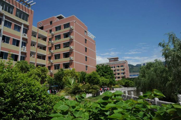 報(bào)名重慶幼兒師范學(xué)校有哪些條件要求