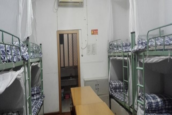 鹽道街中學(xué)寢室