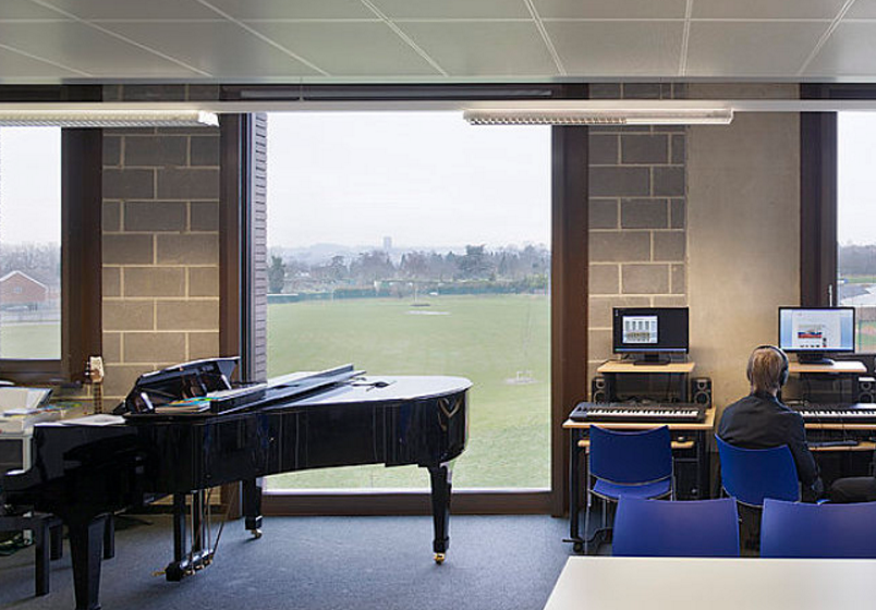 四川省樂山市竹根職業(yè)中專