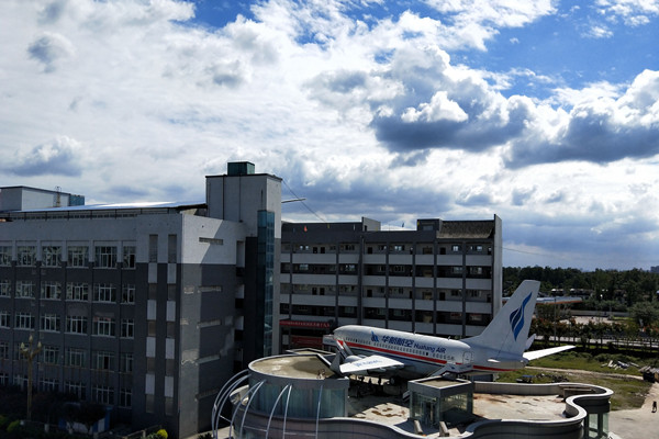 成都機電工程學校