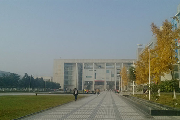 四川現(xiàn)代職業(yè)學(xué)院 四川現(xiàn)代職業(yè)學(xué)院