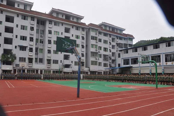 四川慧明中等專業(yè)學(xué)校