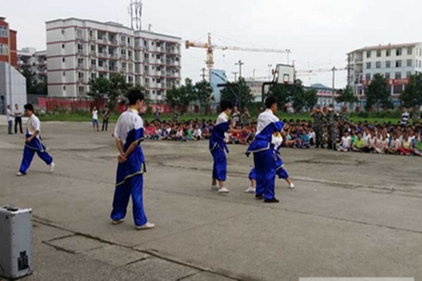 四川慧明中等專業(yè)學(xué)校