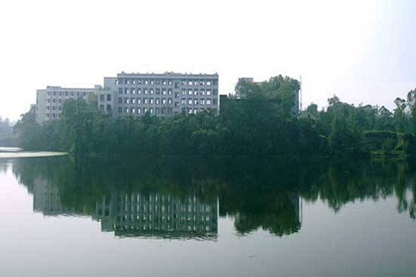 四川武勝萬山職業(yè)中學(xué) 四川武勝萬山職業(yè)中學(xué)