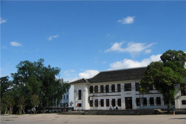 四川省儀隴縣扶輪育才職業(yè)中學(xué)校