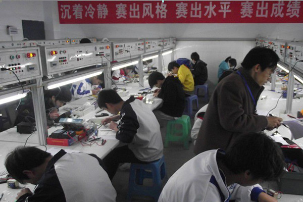 南充電子工業(yè)學(xué)校