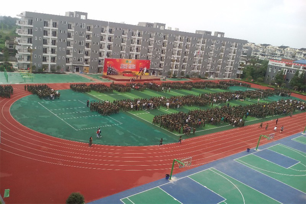 機(jī)電工程學(xué)校軍訓(xùn)