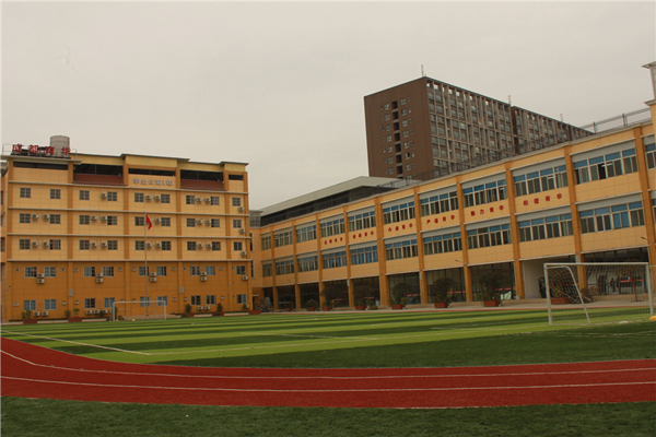 運(yùn)動(dòng)場(chǎng)