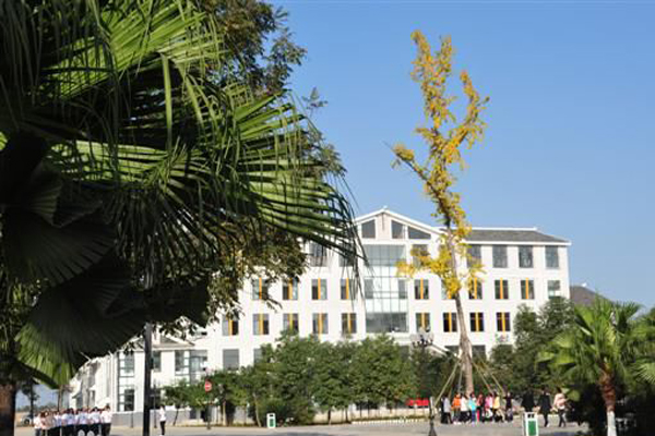 德陽職業(yè)技術(shù)學(xué)院 德陽職業(yè)技術(shù)學(xué)院