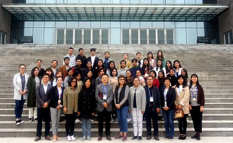 見面會上師生留影