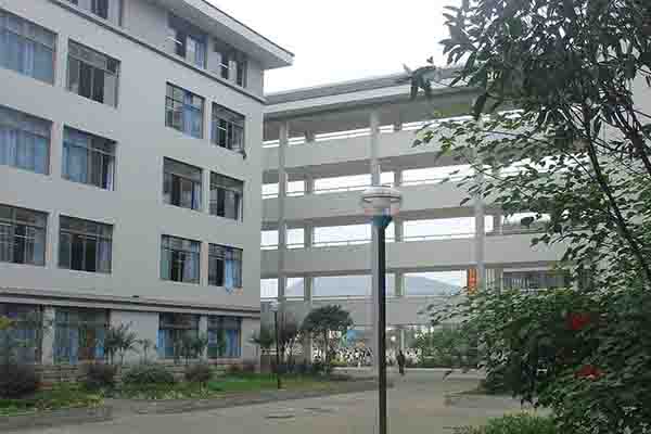 雅安職業(yè)學(xué)校