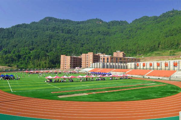 巴中職高學(xué)校