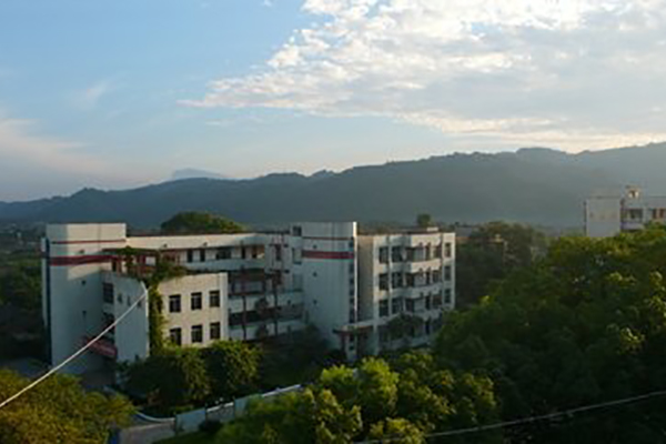 解夾江縣云吟職業(yè)高級(jí)中學(xué)