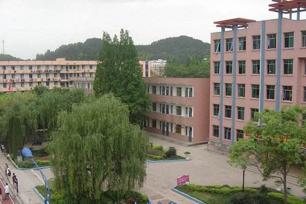 遂寧職高學校