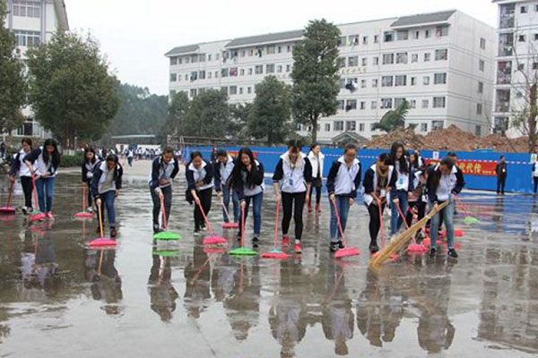 中等職業(yè)學(xué)校