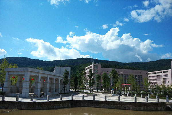 巴中職業(yè)技術(shù)學(xué)校