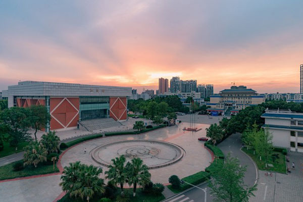 四川交通職業(yè)技術(shù)學校