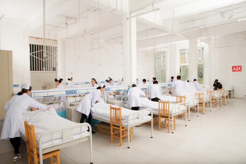 護(hù)理實(shí)訓(xùn)室 護(hù)理實(shí)訓(xùn)室