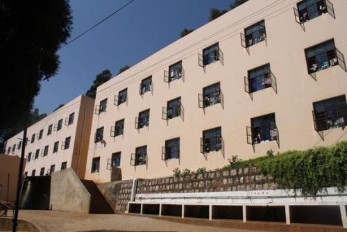 昆明現(xiàn)代工商旅游學(xué)校