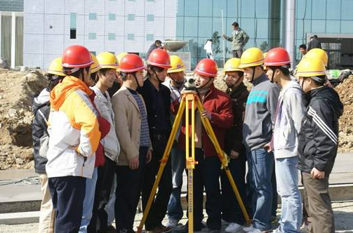貴州城市職業(yè)學(xué)院建筑工程技術(shù)專業(yè)學(xué)子 貴州城市職業(yè)學(xué)院建筑工程技術(shù)專業(yè)學(xué)子