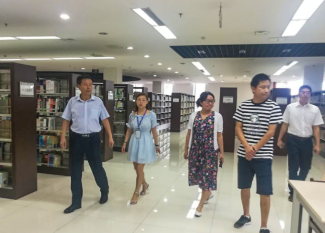 參觀成師圖書館 參觀成師圖書館