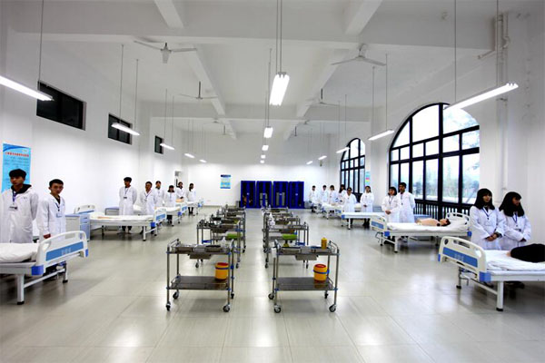 樂山醫(yī)藥科技學校實驗室