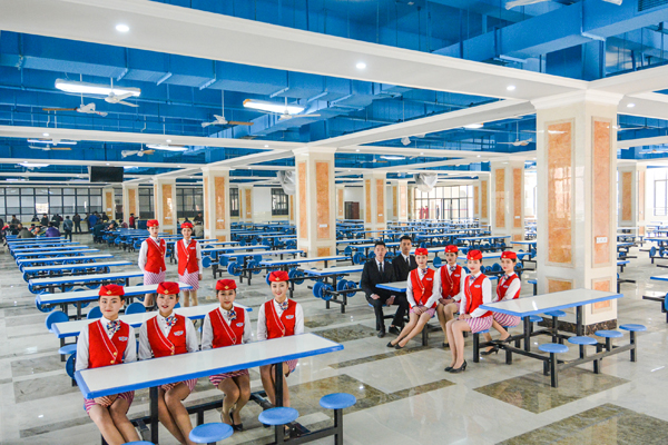 成都高職學(xué)校排名專業(yè)中有航空服務(wù)專業(yè)嗎