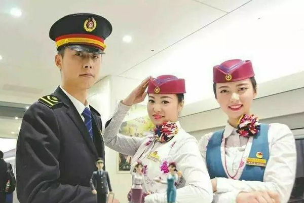 貴州航空工業(yè)技師學(xué)院高鐵乘務(wù)專業(yè) 貴州航空工業(yè)技師學(xué)院高鐵乘務(wù)專業(yè)