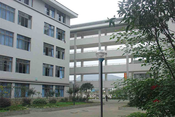 雅安職業(yè)技術學院招生簡介