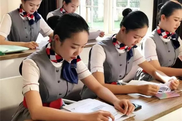 西航招聘會(huì)