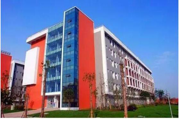 成都龍泉職業(yè)學(xué)校開設(shè)的新專業(yè)