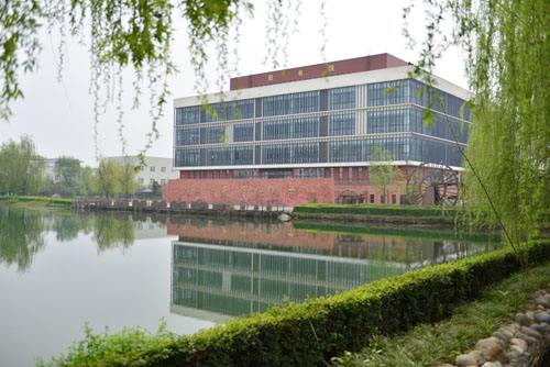 貴州中專學(xué)校