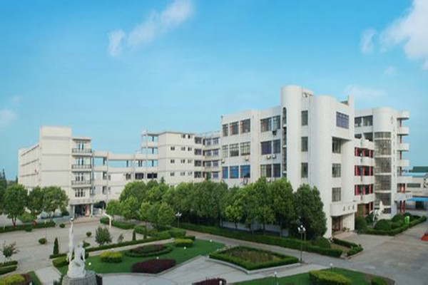 志翔職業(yè)技術(shù)學(xué)校?；勖糁v壇