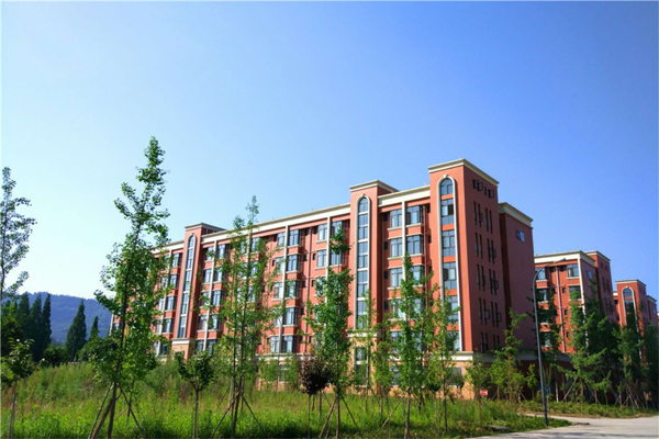 樂(lè)山醫(yī)藥科技學(xué)校浦江校區(qū)