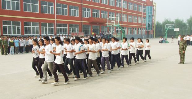 百年職校開展夏季運(yùn)動(dòng)會(huì)