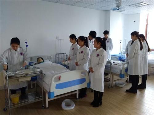 四川理工技師學(xué)院怎樣，四川理工技師學(xué)院屬于什么文憑